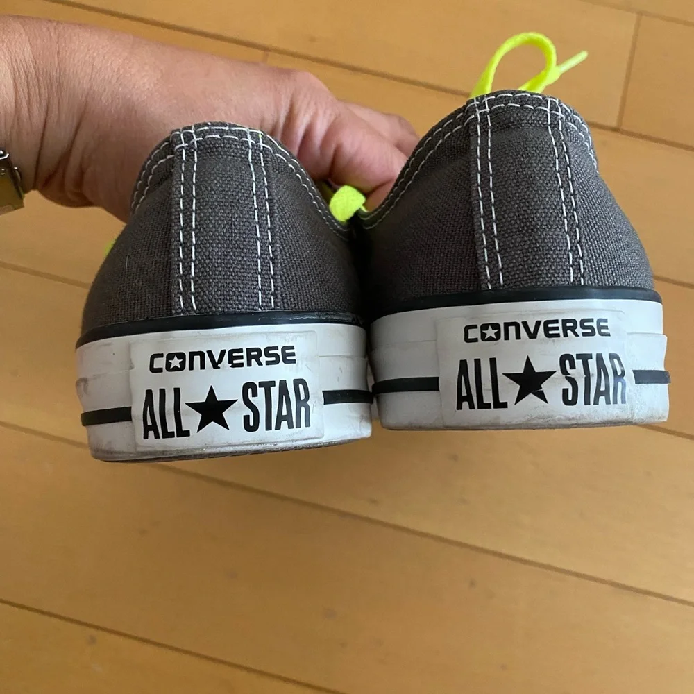 Neon Converse All Stars size 8 women, size 6 men - Picture 2 of 5